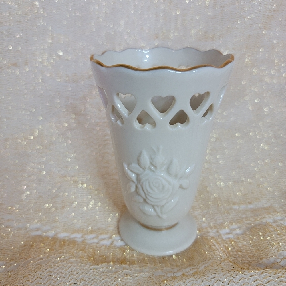 Lenox USA Small Posy Vase Heart Cutouts 24K Gold Trim